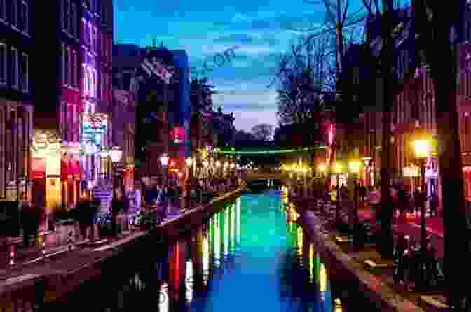 Discover Amsterdam's Vibrant Nightlife Amsterdam Inkmap Maps For EReaders Sightseeing Museums Going Out Hotels (English)